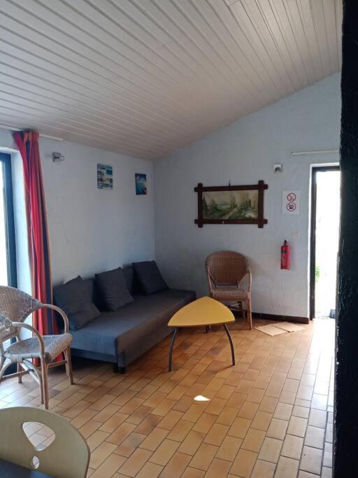 Le Repaire Des Renards Vallee De Rabais Virton Exterior photo