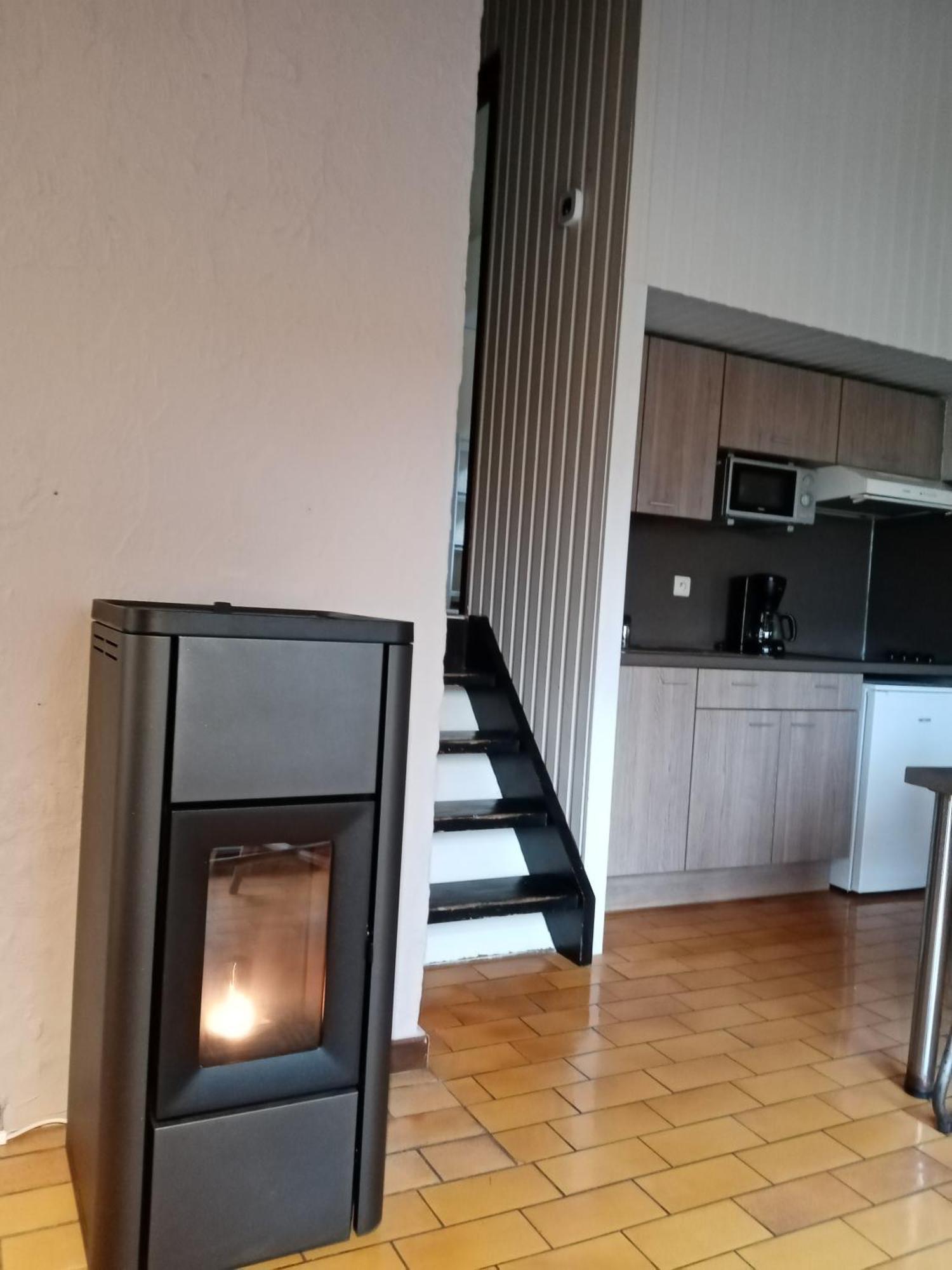 Le Repaire Des Renards Vallee De Rabais Virton Exterior photo